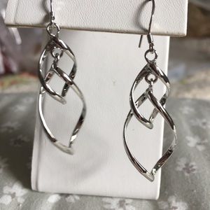 925 Sterling Silver Leaf Dangle Hook Earrings.
